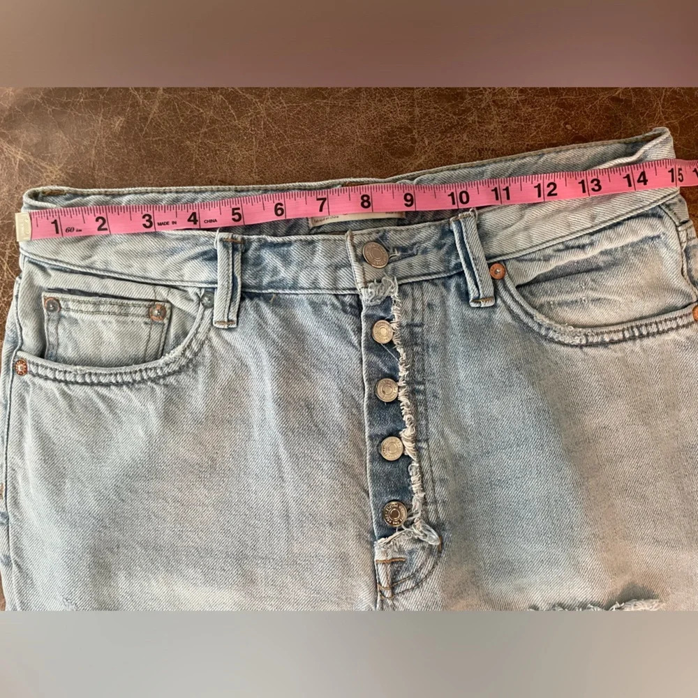 We The‎ Free Rolling On The River Light Wash Distressed Crop Jeans Size 26 - Picture 8 of 10
